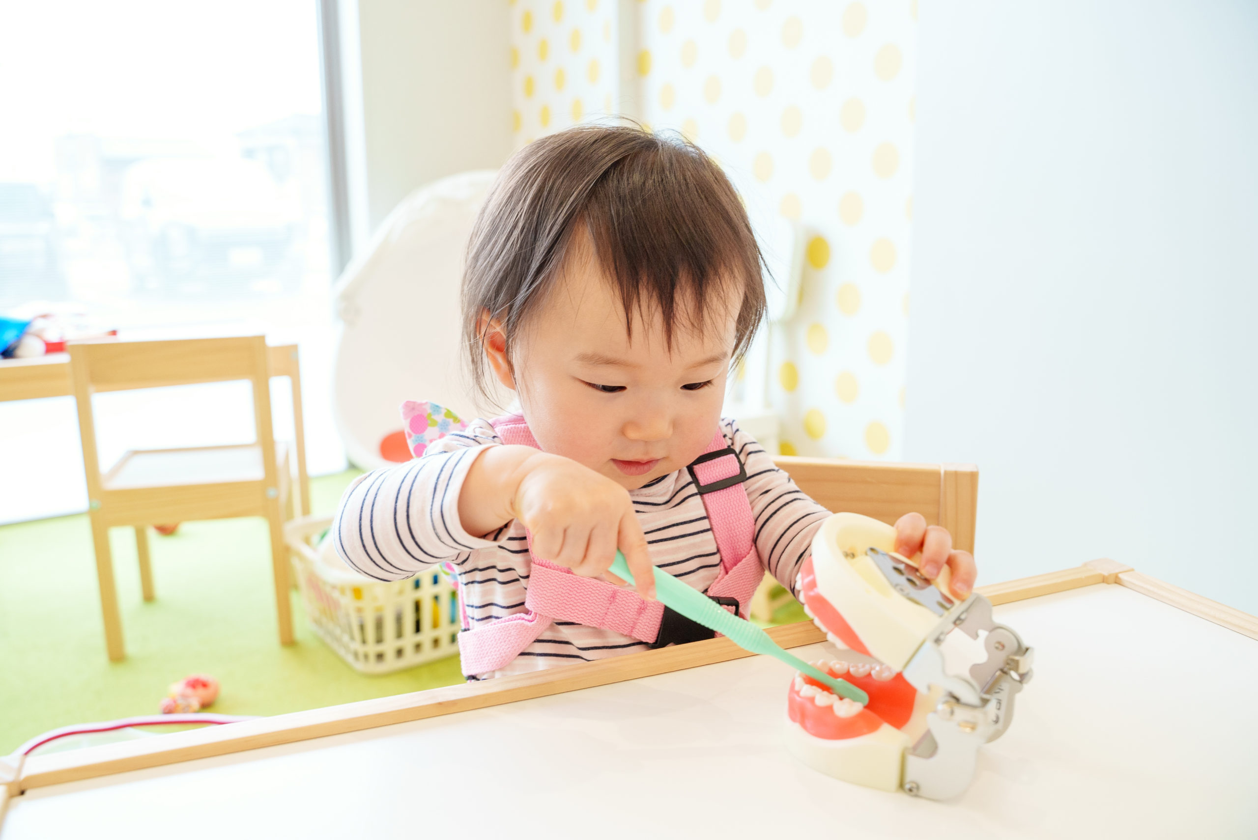 幼児の歯みがき指導の様子